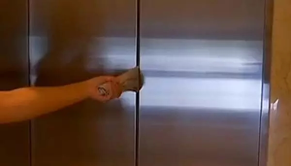 電梯門2.webp.jpg